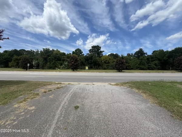 Wilson, NC 27893,716 Tarboro ST W