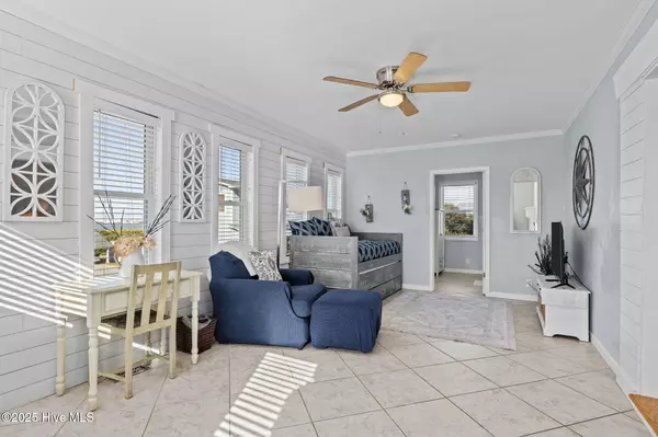 Atlantic Beach, NC 28512,205 Barefoot LN