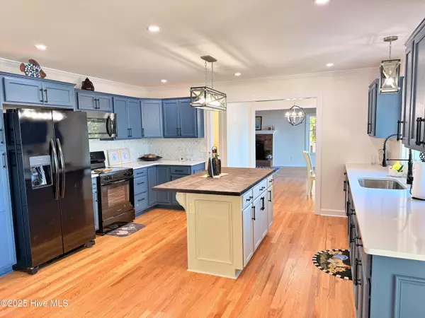 New Bern, NC 28562,273 W Rock Creek RD