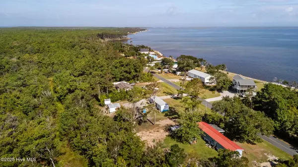 Cedar Island, NC 28520,424 Lola RD