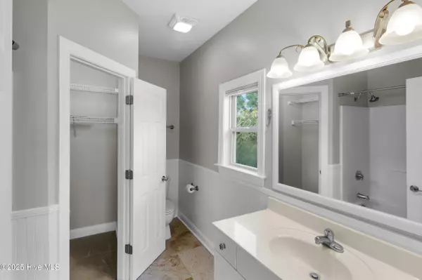 New Bern, NC 28560,4001 Marina Townes DR