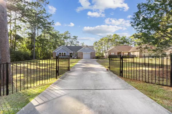 Southport, NC 28461,231 S Shore DR