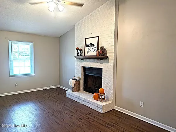 Jacksonville, NC 28546,206 Hickory Grove DR