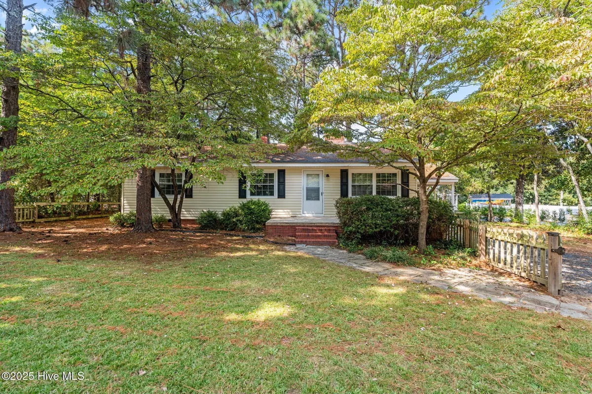 Southern Pines, NC 28387,870 N Ashe ST