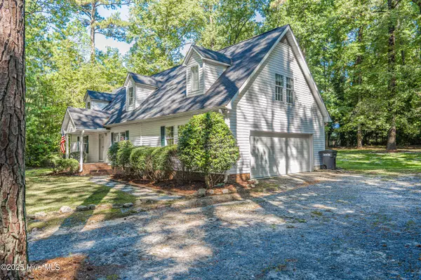 Southern Pines, NC 28387,105 Heather LN