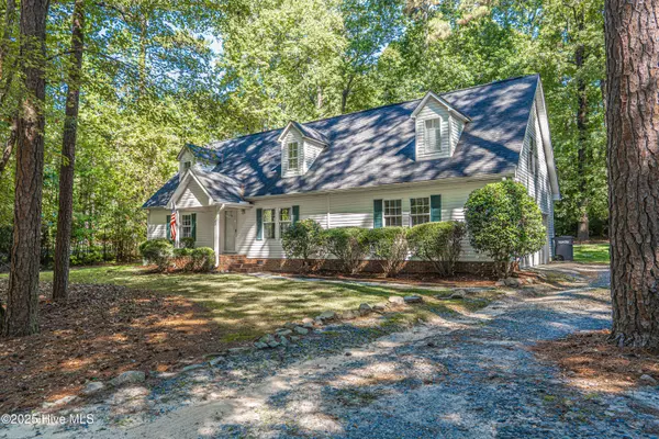 Southern Pines, NC 28387,105 Heather LN