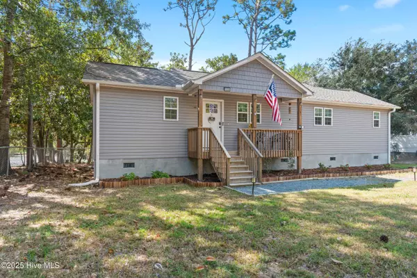 1034 Bayside LN, Southport, NC 28461