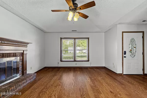 Jacksonville, NC 28540,609 Mallard DR