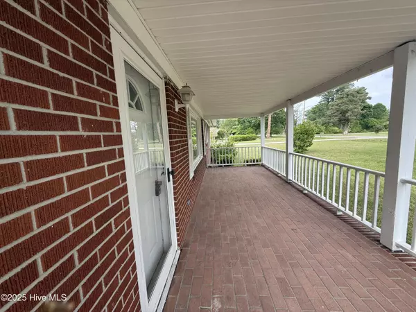 New Bern, NC 28560,204 Glenburnie DR