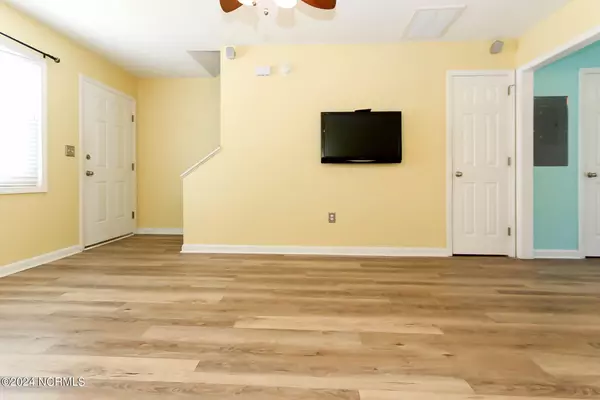 Beaufort, NC 28516,702 Courtyard E