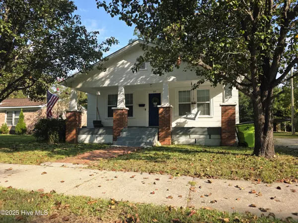 109 E Calhoun ST, Whiteville, NC 28472