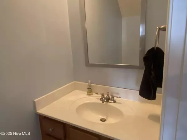 Winterville, NC 28590,4222 Dudleys Grant DR #B