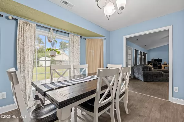 Hubert, NC 28539,114 Trailwood DR