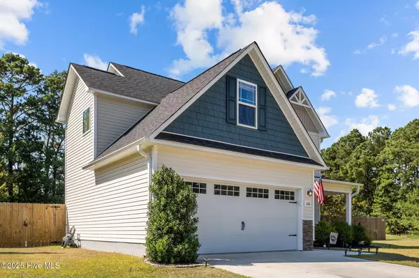 Holly Ridge, NC 28445,106 Emerald Cove CT