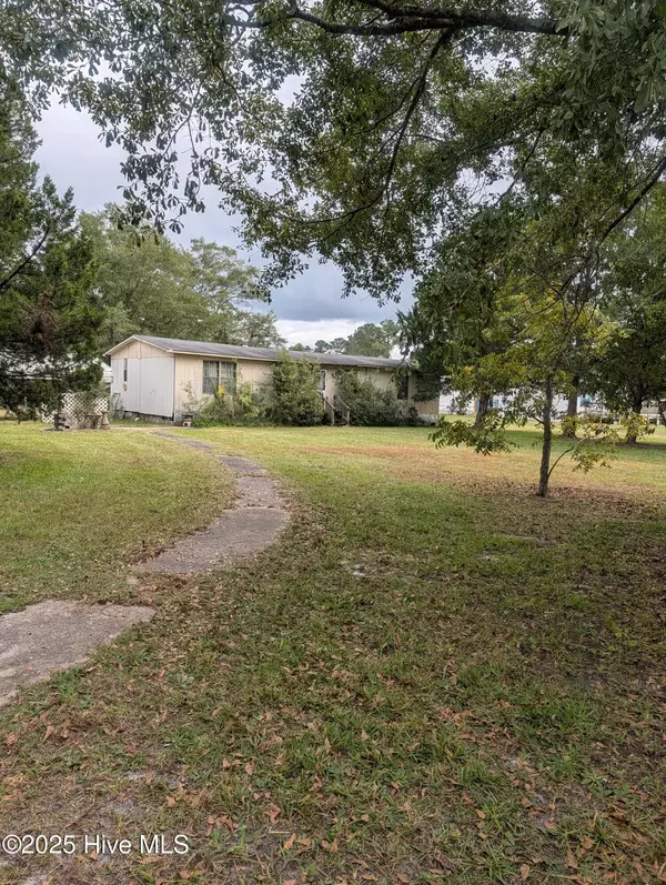 Richlands, NC 28574,233 Pineview RD