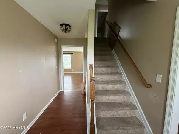 Elizabeth City, NC 27909,102 Maidens CT