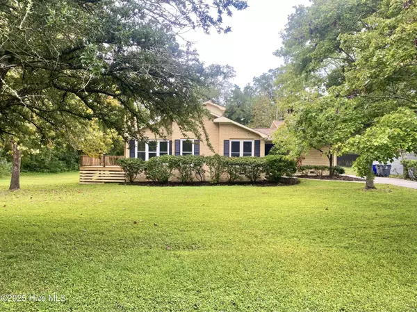 103 Herring DR, Southport, NC 28461