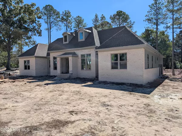 220 Paulson CT, Pinehurst, NC 28374