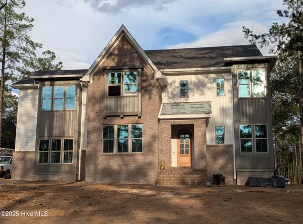 300 Sloan LN, Pinehurst, NC 28374