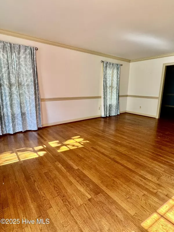 Tarboro, NC 27886,1607 E Canal ST