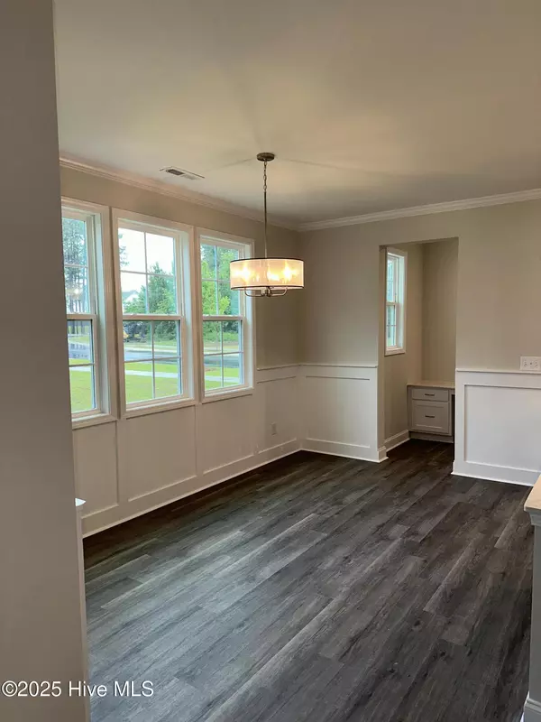 Aberdeen, NC 28315,561 Midsummer ST ##214