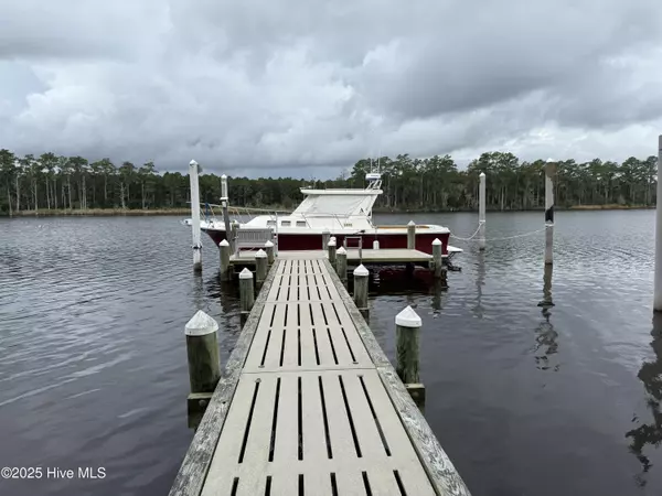 New Bern, NC 28560,5504 Gondolier DR
