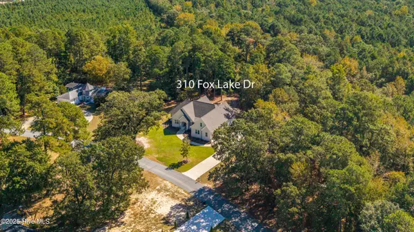 Clinton, NC 28328,310 Fox Lake DR