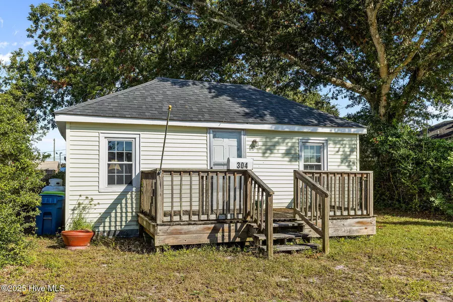 304 N 21st ST, Morehead City, NC 28557
