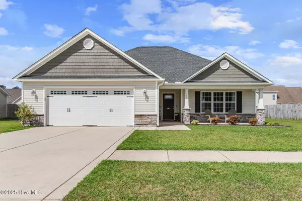 318 Aquamarine CIR, Jacksonville, NC 28546