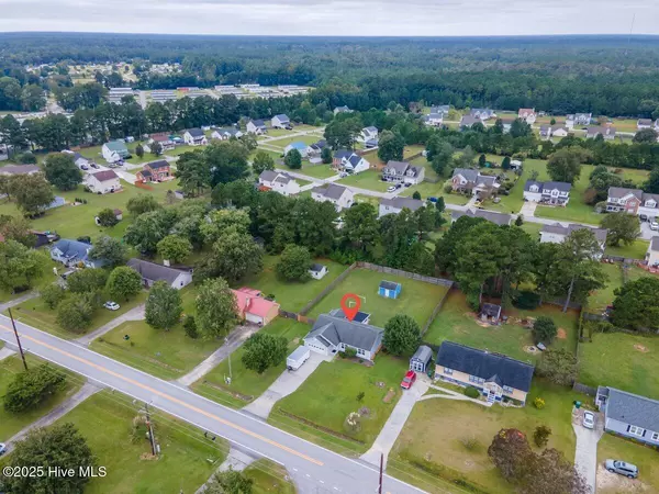 Hubert, NC 28539,295 Riggs RD
