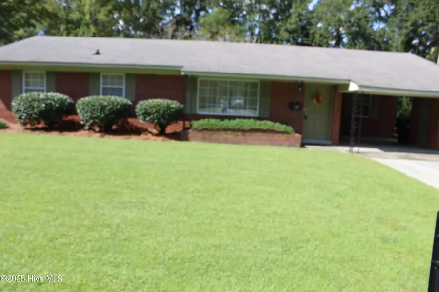 209 Oak ST, Wallace, NC 28466