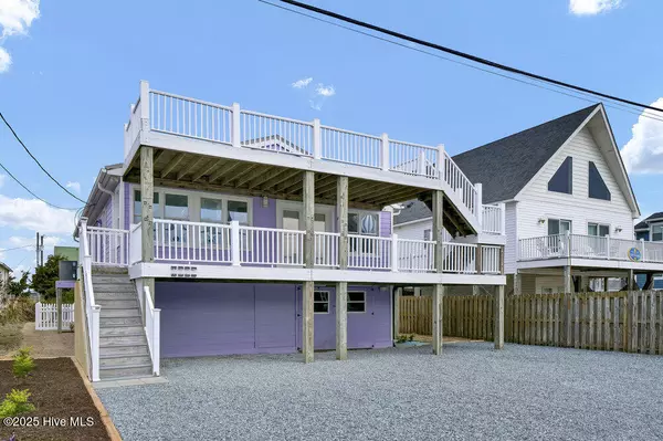 1207 N Topsail DR, Surf City, NC 28445