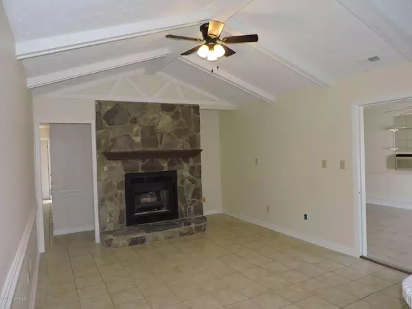 Havelock, NC 28532,210 Cindy LN