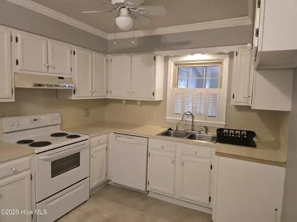 Greenville, NC 27858,70 Barnes ST