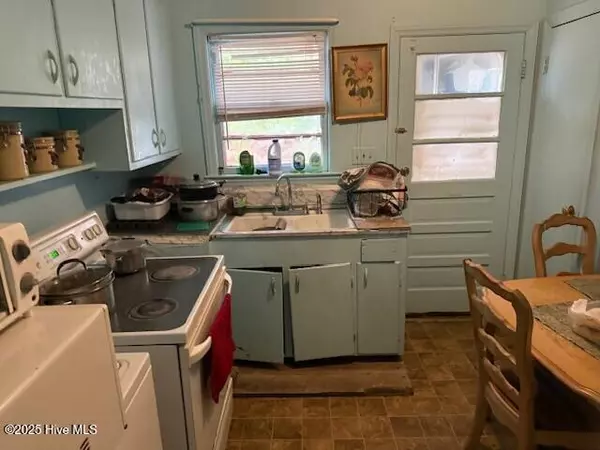 Ahoskie, NC 27910,511 E 1st ST