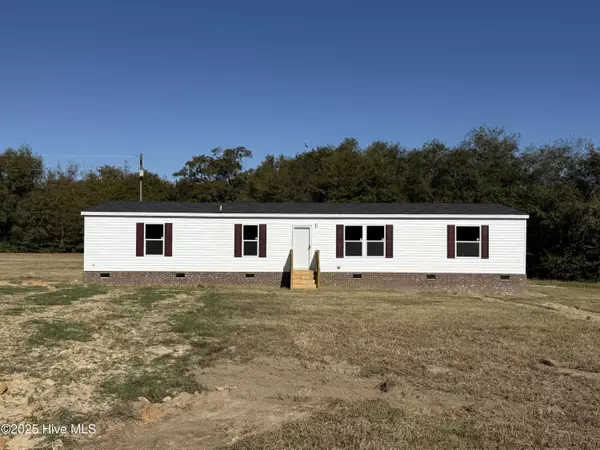 2251 Twisted Hickory RD, Elizabethtown, NC 28337