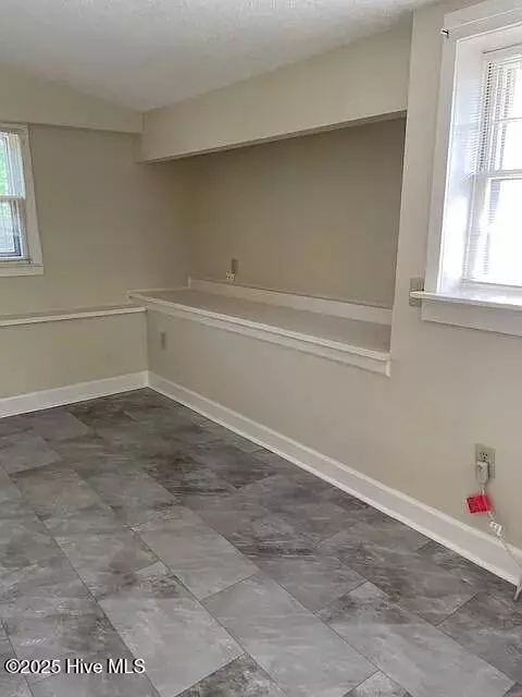 Aberdeen, NC 28315,206 N Poplar ST #G