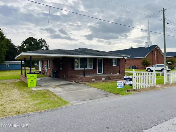 Cove City, NC 28523,207 W Railroad ST
