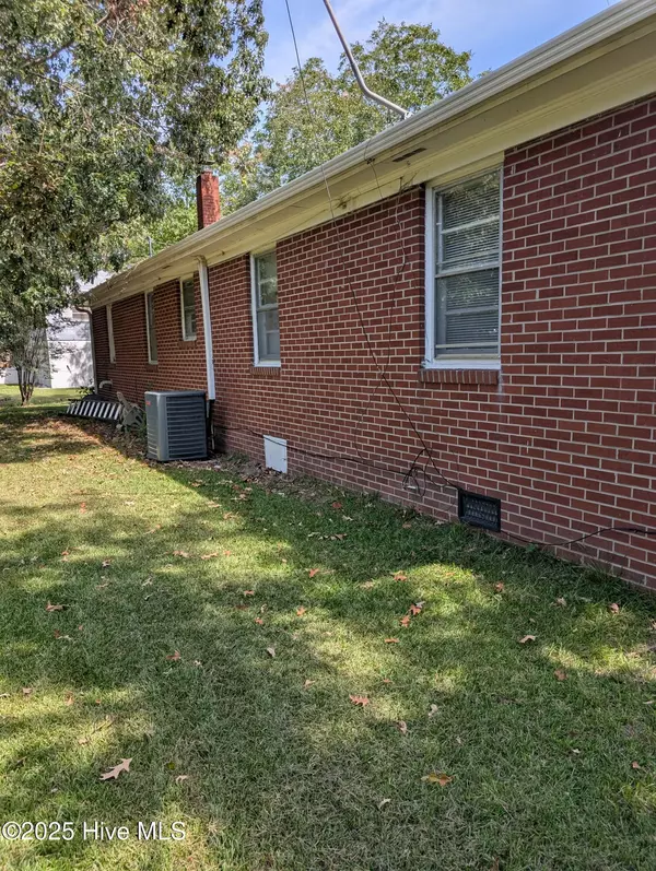Elizabeth City, NC 27909,1615 Edgewood Drive