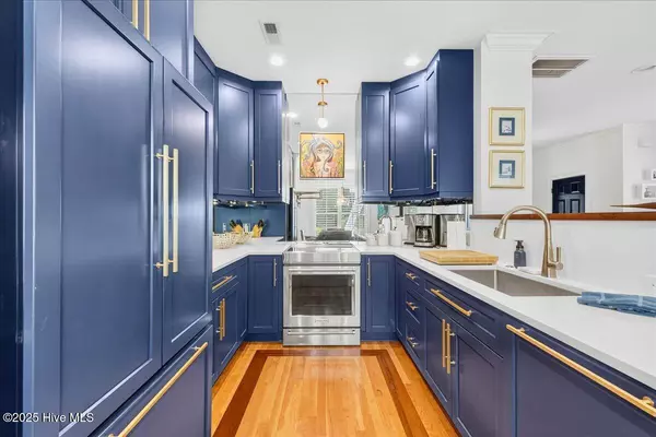 Carolina Beach, NC 28428,248 Silver Sloop WAY