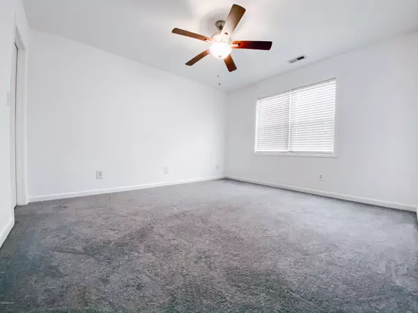 Hubert, NC 28539,206 Jessie CIR