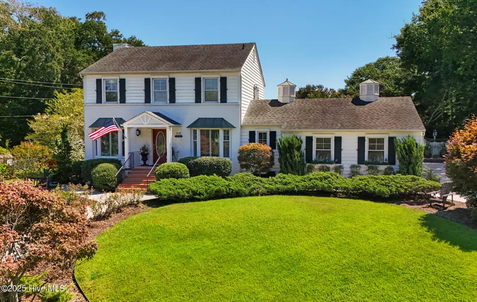 205 Roanoke AVE, Morehead City, NC 28557