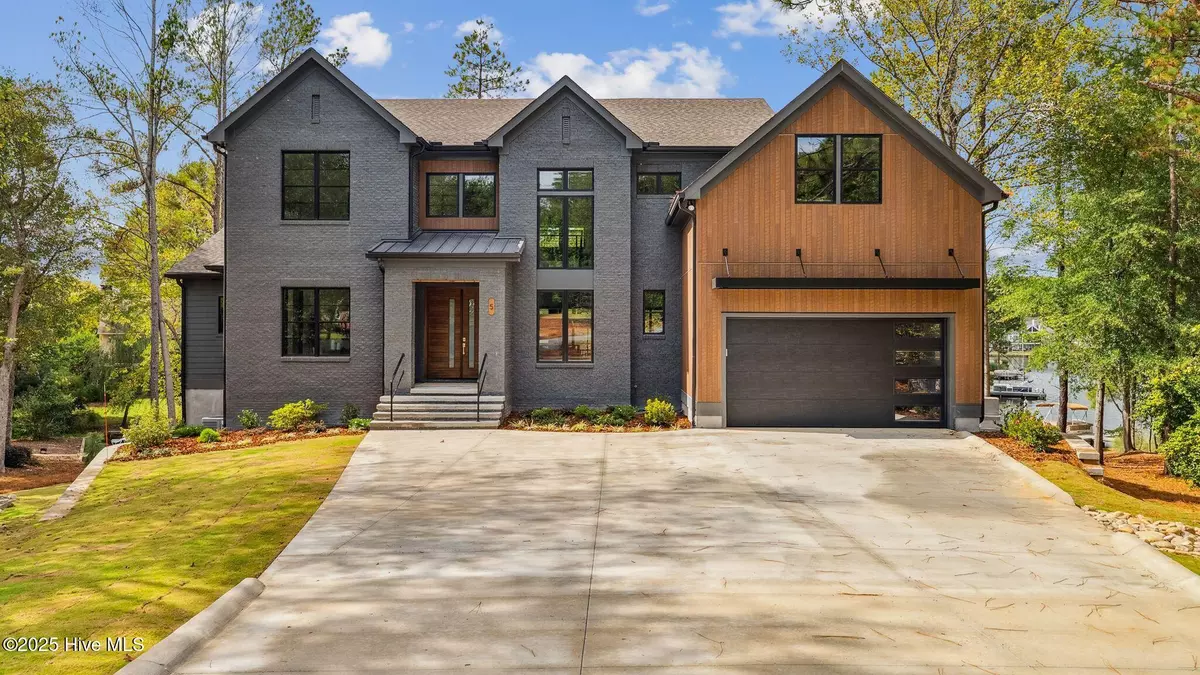 Pinehurst, NC 28374,5 Sherwood CT