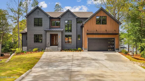 5 Sherwood CT, Pinehurst, NC 28374