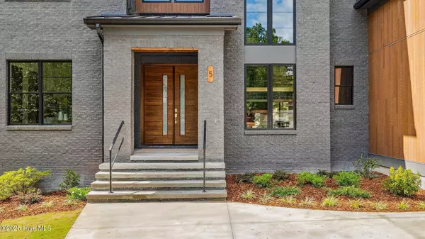 Pinehurst, NC 28374,5 Sherwood CT