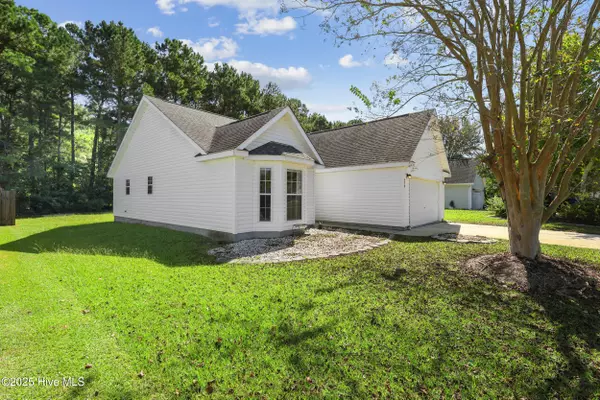 Belville, NC 28451,690 Oak Branches Close SE