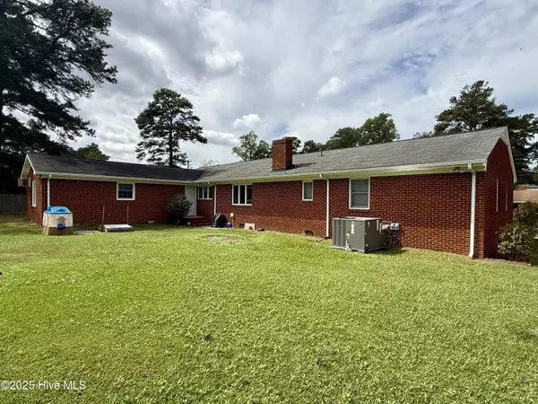 Williamston, NC 27892,1005 Pinecrest ST