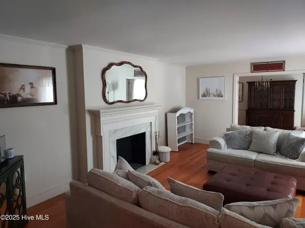 Laurinburg, NC 28352,301 Pecan LN