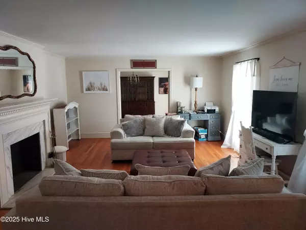 Laurinburg, NC 28352,301 Pecan LN