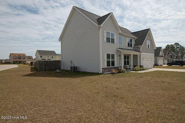 Maple Hill, NC 28454,301 Bear RUN